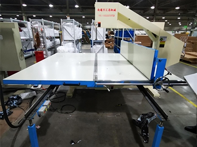 3L 海綿三輪直切機(jī)(中型) WHCLQ